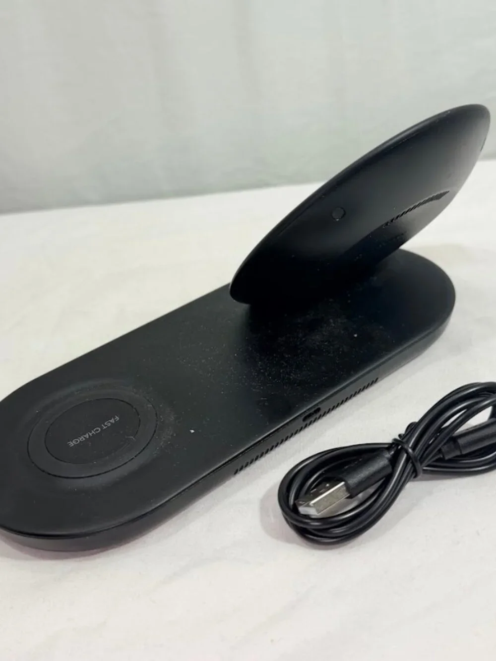 Samsung Wireless Charger Duo Fast Charger - Black EP-N6100